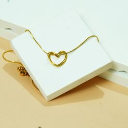 Minimalist golden Heart Pendant Necklace